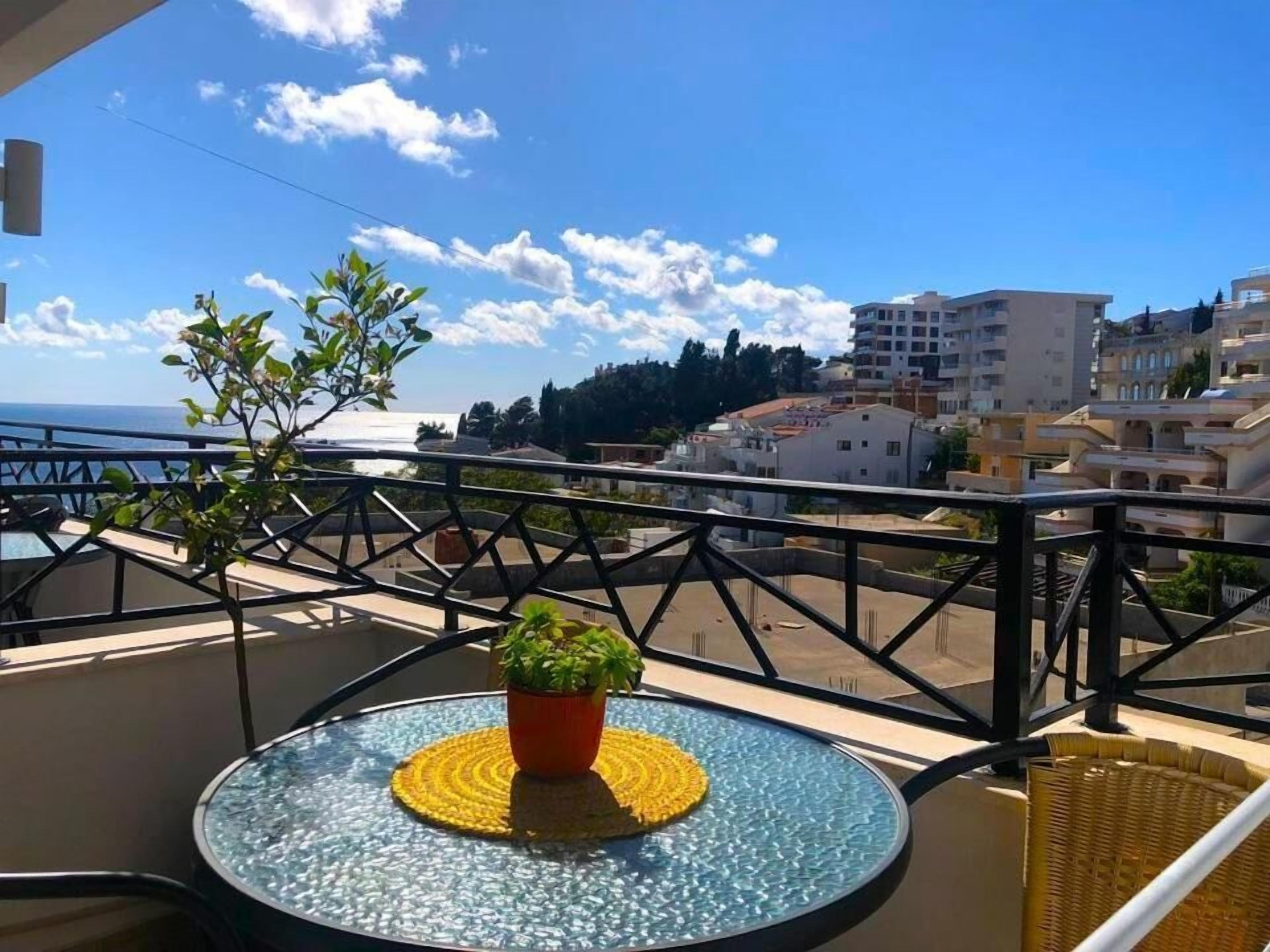 Room, 1 Bedroom, Smoking, Balcony | Outdoor dining