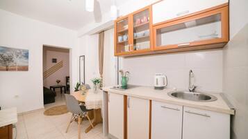 Room, 1 Bedroom, Smoking, Balcony | Dapur peribadi