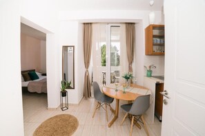 Room, 1 Bedroom, Smoking, Balcony | Dining room - Room-comfort Apartment With Sea View & P (Ulcinj)