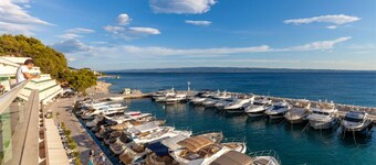 3-bedroom Santa Barbara Yacht  in charming Podstrana with AC, WiFi , Flat TV
