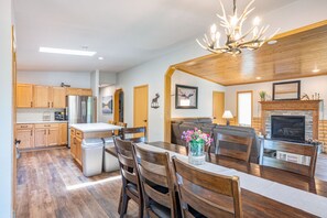 Dining - Paddler`s Paradise at Lake McGinnis (Oxford)