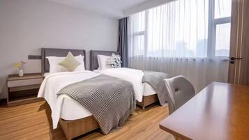 Premier Studio | 1 bedroom, premium bedding, down comforters, pillowtop beds