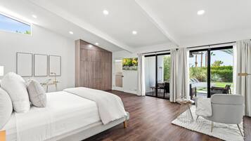 4 ุนุฏูุฉ ุบุฑู ููู
ูู
ูุชุจ ูู
ููุงุฉ/ููุญ ูู ูุณุฑูุฑ ุณูุฑ