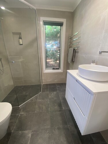 Delightful, well-equipped guest house in peaceful garden setting.