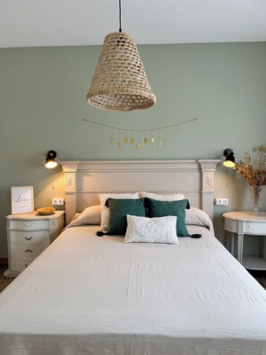 3 室のベッドルーム、アイロン / アイロン台、WiFi (無料)、ベッドシーツ