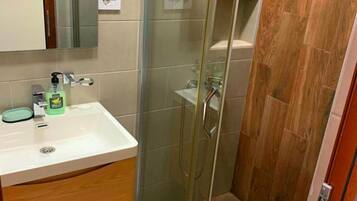 Room, 1 Bedroom, Smoking, Balcony | Bathroom