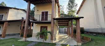 Cozy 2-bedroom chalet in wonderful Vila Benfica Itatiaia with AC, WiFi