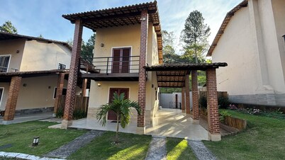 Cozy 2-bedroom chalet in wonderful Vila Benfica Itatiaia with AC, WiFi