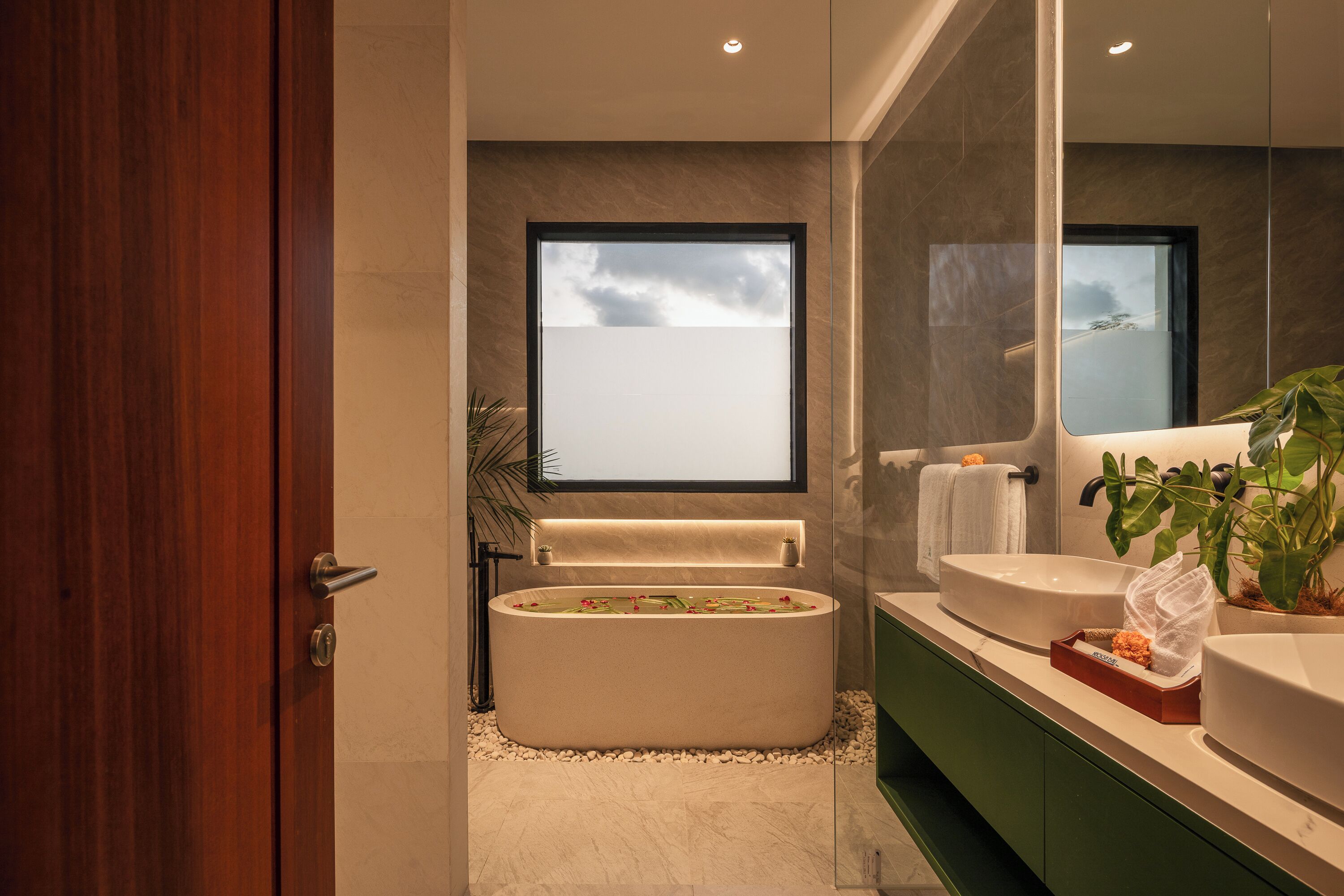 Free toiletries, hair dryer, bathrobes, slippers