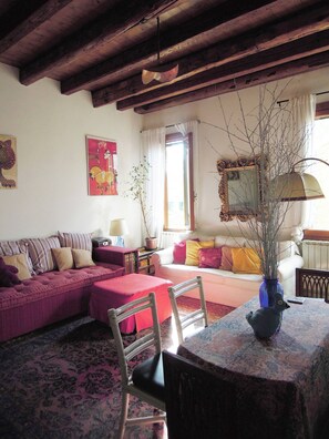 Appartement, 2 chambres | Salle de séjour