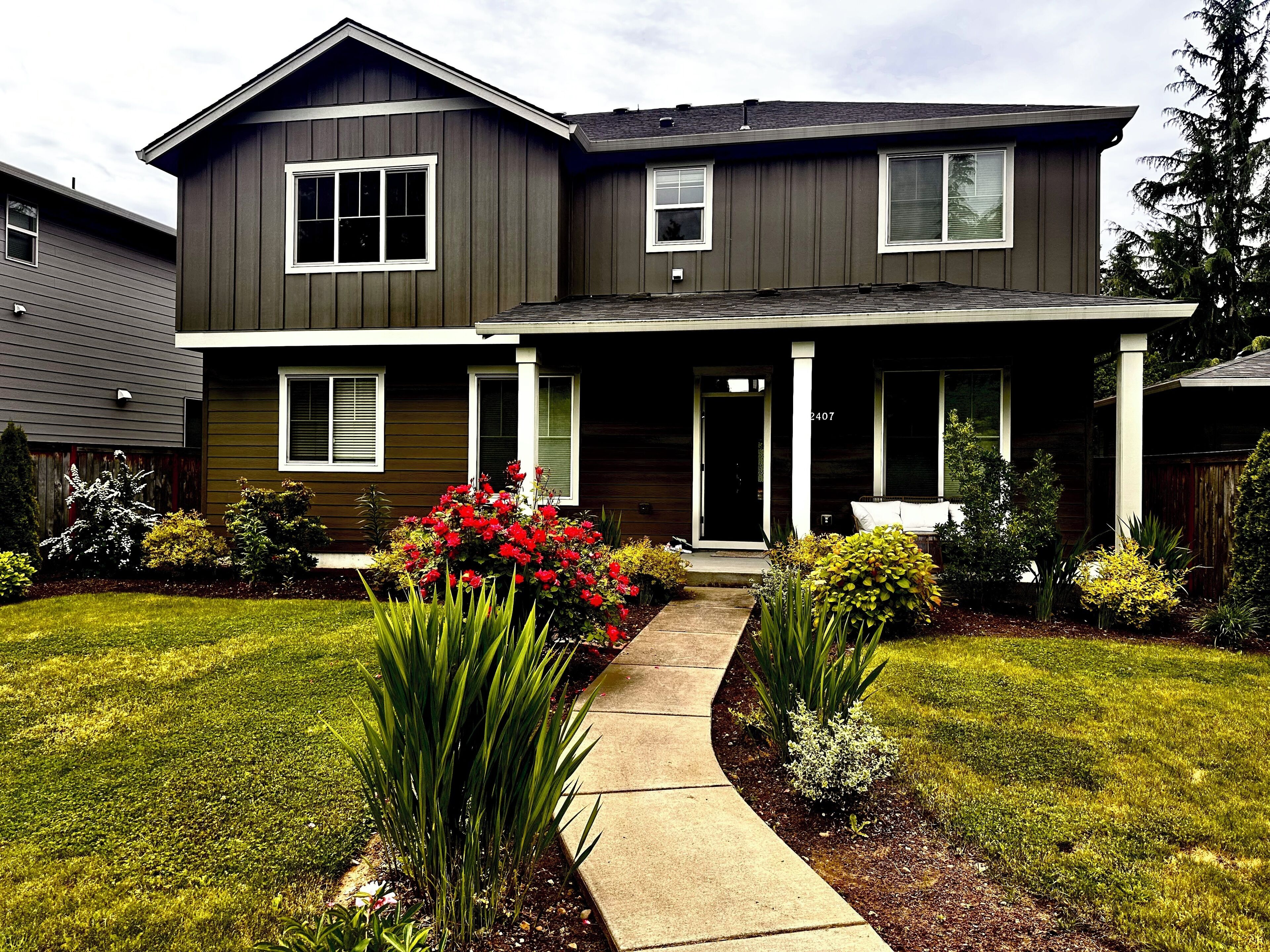 Spacious 5-bedroom house in perfect Portland with AC, WiFi, washer and dryer.