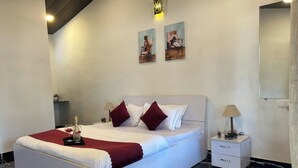 Lake View Rooms with Sit Out | WiFi (free), bed sheets - Wandr Lonavala Man (Mawal)