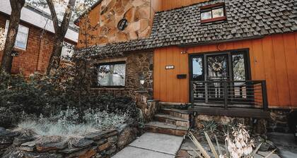 Flagstaff House: Hot Tub, Downtown Walk & Private Yard