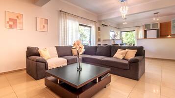 Luxury Apartment | Living area