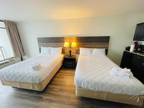 Tabla de planchar con plancha, wifi y ropa de cama 