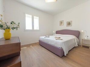 1 chambre, fer et planche Ă repasser, Wi-Fi, literie fournie