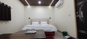 Deluxe Double Room | Soundproofing, free WiFi -  Sunrise Homestay Agra-Rooftop View Taj Mahal (Agra)