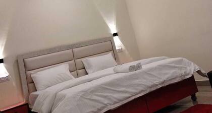 Sunrise Homestay Agra-Rooftop View Taj Mahal