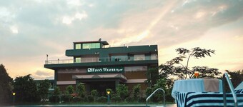 Finns Weaver Resort Kaziranga