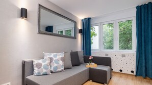 Apartment, 1 Bedroom, Kitchen | Living room