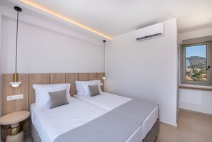 3 bedrooms, in-room safe, iron/ironing board, travel crib - Calmo Luxury Villa I, with Pool Tranquil Elegance (9PXG+6WX Geropotamos, Greece)