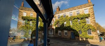 Beautiful two-bedroom stone cottage in Wirksworth, Derbyshire, Pet Friendly