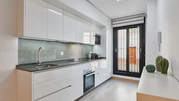 Comfort-Apartment, Stadtblick | Eigene Küche | Großer Kühlschrank, Wasserkocher, Toaster