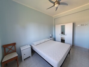 3 bedrooms, iron/ironing board, WiFi, bed sheets - Villa in Plemmirio, Sicily - Your Ideal Coastal Retreat (Sicilia)