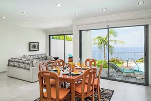Dining - Villa Amaro Mar (Calheta)