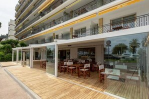 Outdoor dining - Menton Smartworking and Relax on the Beach, Seaview (Menton)
