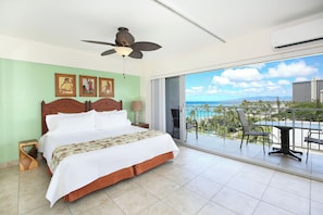 1 bedroom, iron/ironing board, free WiFi, bed sheets - Million-dollar Ocean Views in the Heart of Waikiki! Steps to Beach! (Honolulu)