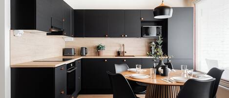 Fridge, microwave, oven, stovetop