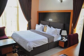 Comfort Room, Balcony, City View | Desk, laptop workspace, free WiFi - G- throne Hotel and Suites (Port Harcourt)