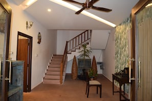 Deluxe Apartment | Living area