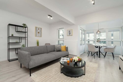 Modern Apartment with Balcony | Close to the Park