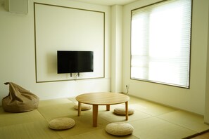 Familierom | Individuelt dekorert, individuelt innredet og skrivebord