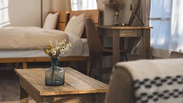 Design Quadruple Room | Individually decorated, individually furnished, desk