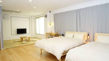 Camera familiare | Con stile personalizzato, con arredamento individuale, una scrivania