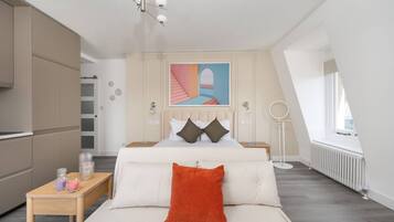 1 habitación, tabla de planchar con plancha, wifi y ropa de cama