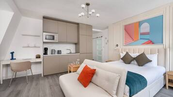 1 habitación, tabla de planchar con plancha, wifi y ropa de cama