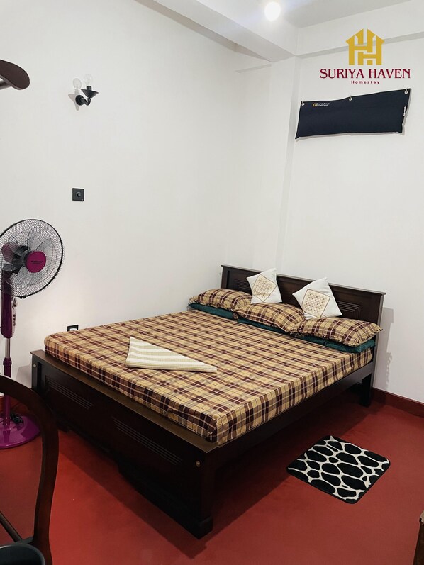 3 bedrooms, desk, iron/ironing board, WiFi