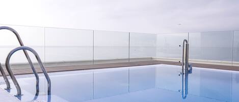 Sæsonbestemt udendørs pool