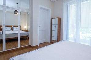 3 bedrooms, iron/ironing board, free WiFi