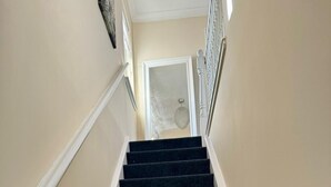 Unclassified image, 2 of 11, button - Charming Glasgow House With 3 Bedrooms (Glasgow)