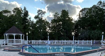 Beautiful Cottage! Your Home Away From Home. 4 miles from Disney, Kissimmee