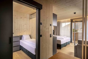 Family Suite, Balcony, Garden View