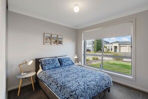 4 bedrooms, iron/ironing board, WiFi
