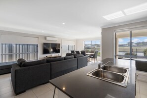 TV - 32 Blanche Pde Hindmarsh Island (Hindmarsh Island)