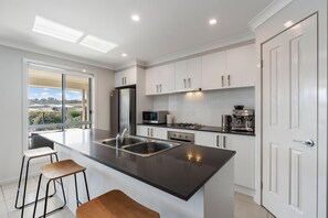 Fridge, microwave, oven, stovetop - 32 Blanche Pde Hindmarsh Island (Hindmarsh Island)