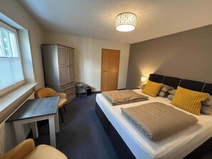 2 bedrooms, WiFi, bed sheets